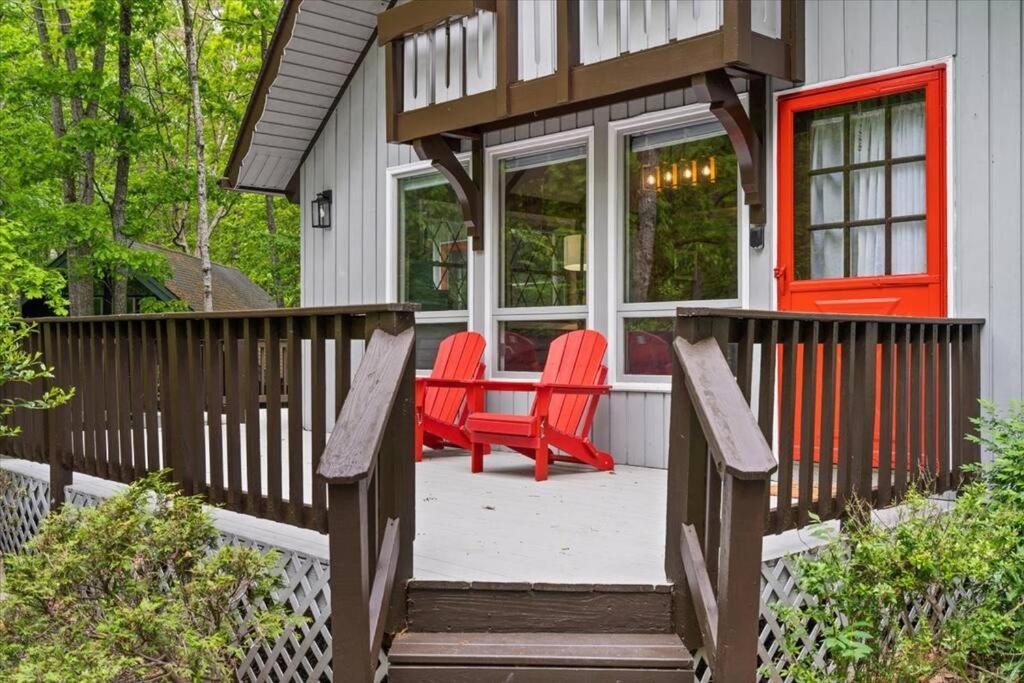 The Gingerbread House: 4 Bedroom Chalet, W/ Sunroom/Deck, Sleeps 12, Modern Amenities McGaheysville 外观 照片