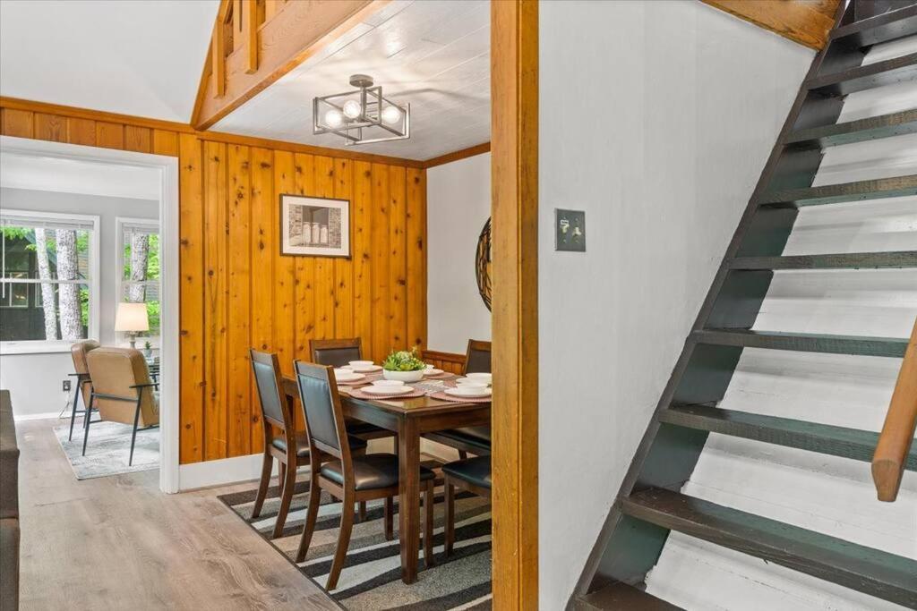 The Gingerbread House: 4 Bedroom Chalet, W/ Sunroom/Deck, Sleeps 12, Modern Amenities McGaheysville 外观 照片