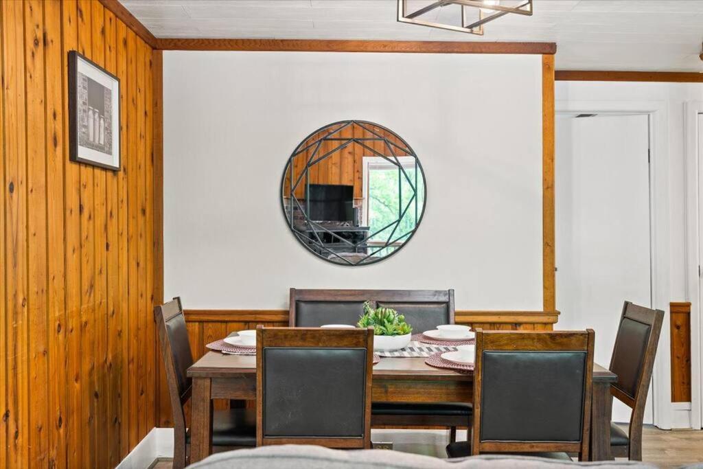 The Gingerbread House: 4 Bedroom Chalet, W/ Sunroom/Deck, Sleeps 12, Modern Amenities McGaheysville 外观 照片