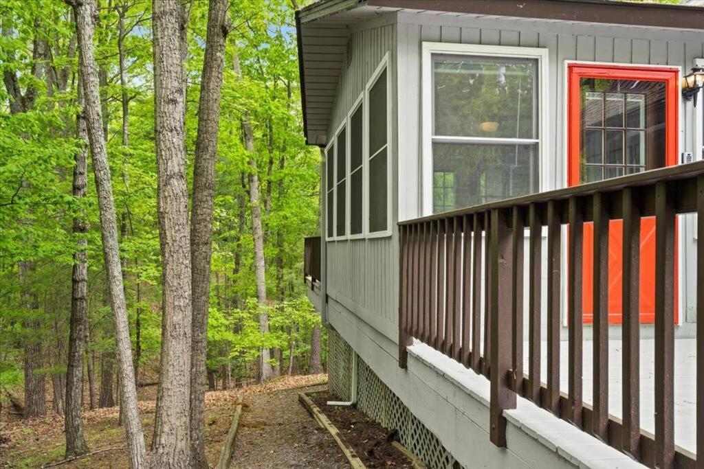 The Gingerbread House: 4 Bedroom Chalet, W/ Sunroom/Deck, Sleeps 12, Modern Amenities McGaheysville 外观 照片