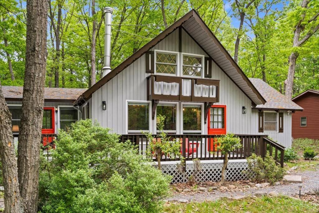The Gingerbread House: 4 Bedroom Chalet, W/ Sunroom/Deck, Sleeps 12, Modern Amenities McGaheysville 外观 照片