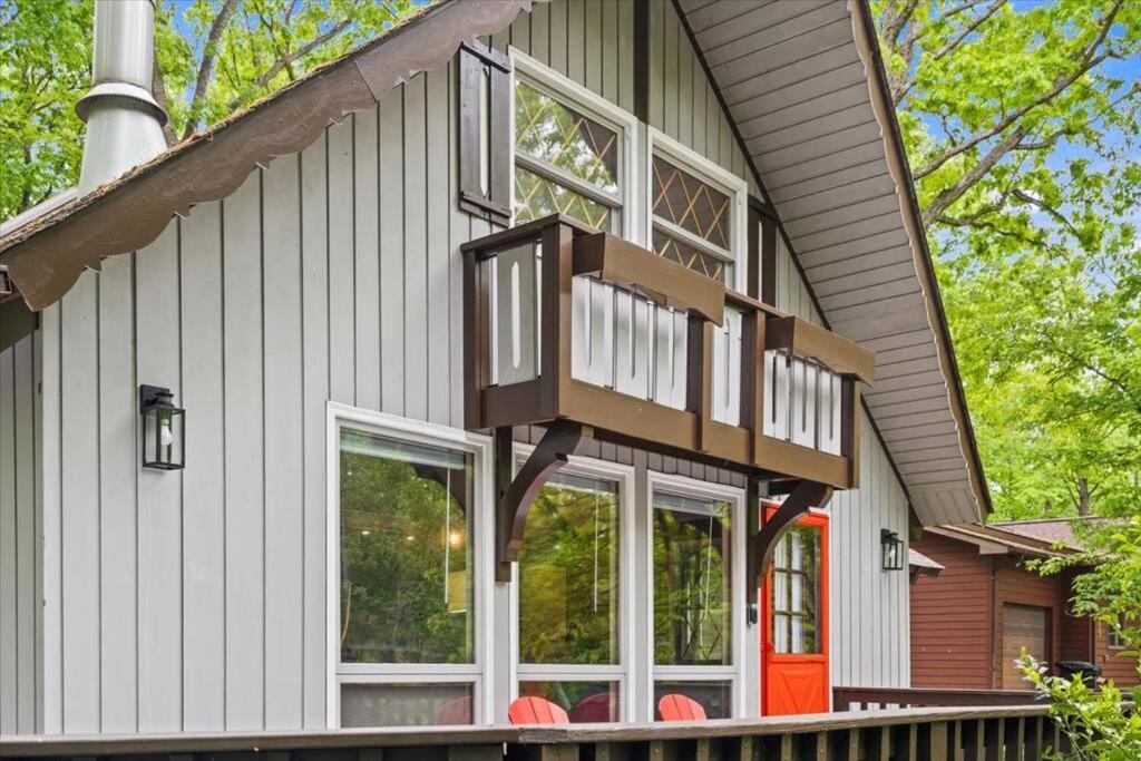 The Gingerbread House: 4 Bedroom Chalet, W/ Sunroom/Deck, Sleeps 12, Modern Amenities McGaheysville 外观 照片